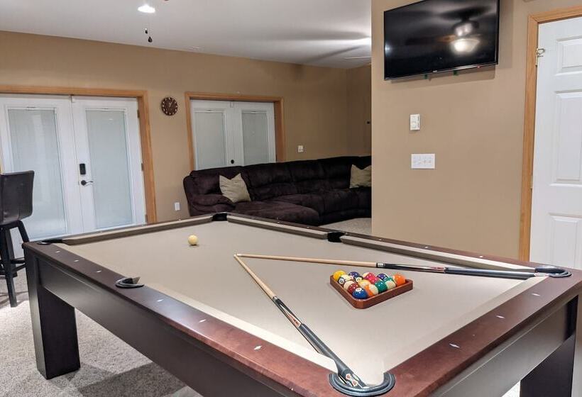 Mews Mountain House By Avantstay Walk To Beach, Hot Tub, Game Room