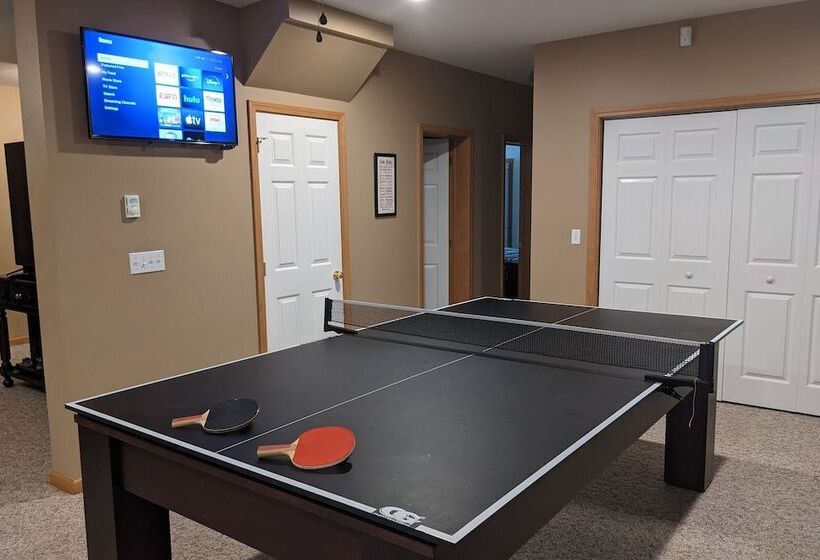 Mews Mountain House By Avantstay Walk To Beach, Hot Tub, Game Room