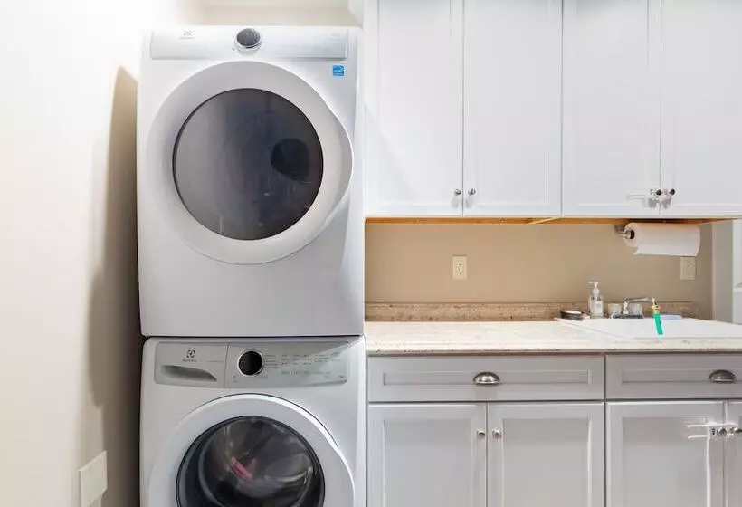 Mutiny Bay Ocean Breeze Retreat By Avantstay