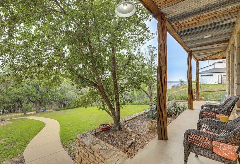 Pet Friendly Granbury Home W/ Lake Access & Grill!