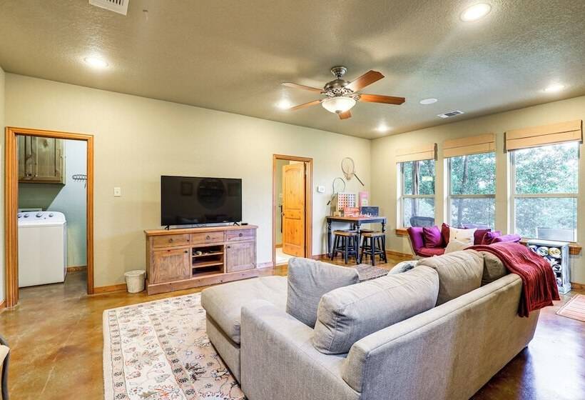 Pet Friendly Granbury Home W/ Lake Access & Grill!