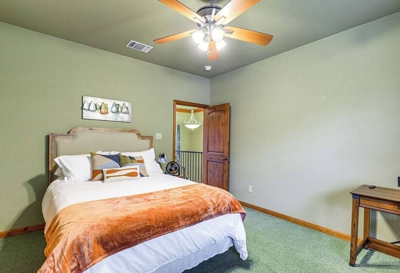 Pet Friendly Granbury Home W/ Lake Access & Grill!