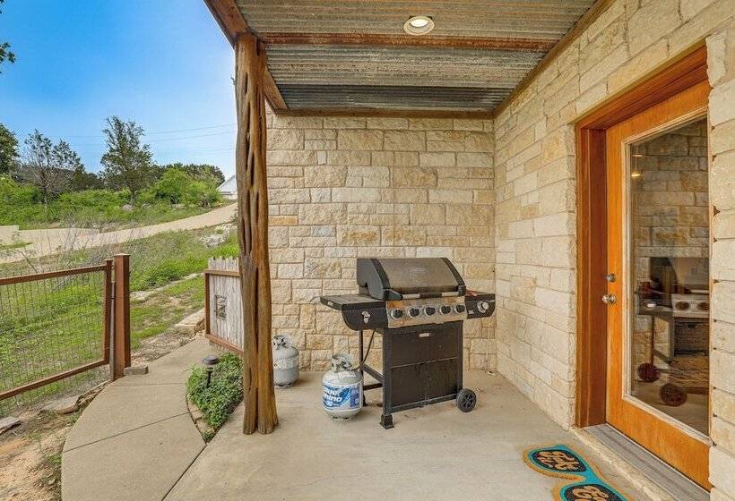 Pet Friendly Granbury Home W/ Lake Access & Grill!