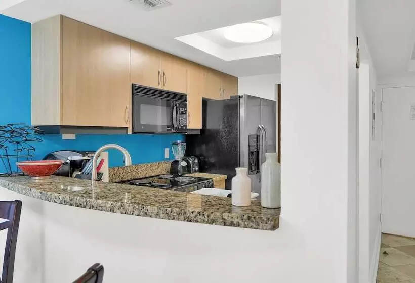 Relaxing Condo With Free Parking