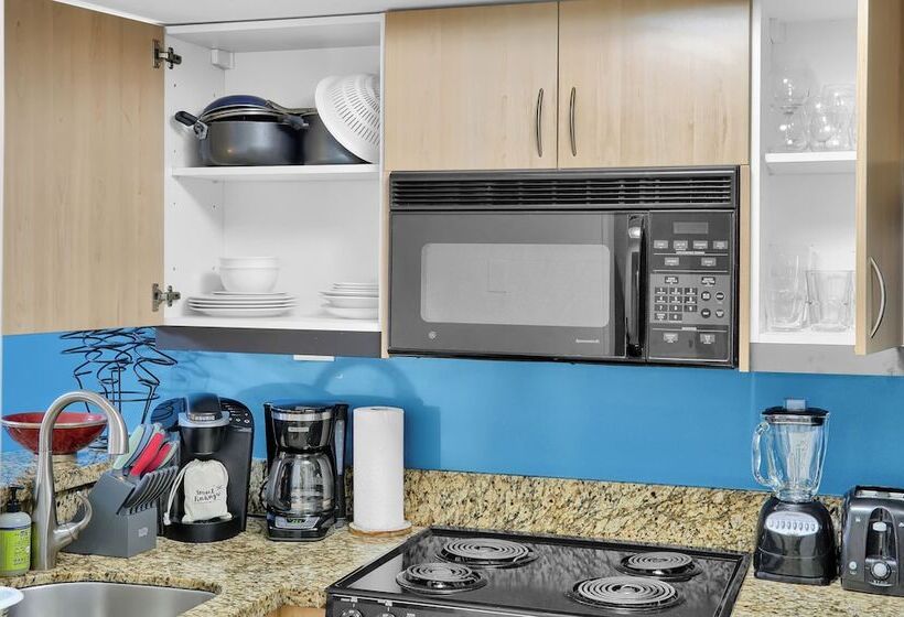 Relaxing Condo With Free Parking