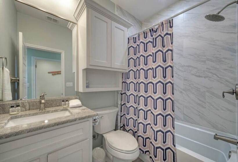 Boat Dock & Pool Private Fishing Village Roseate Spoonbill By Avantstay