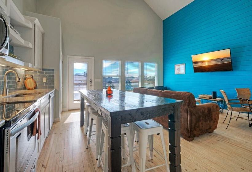 Boat Dock & Pool Private Fishing Village Roseate Spoonbill By Avantstay