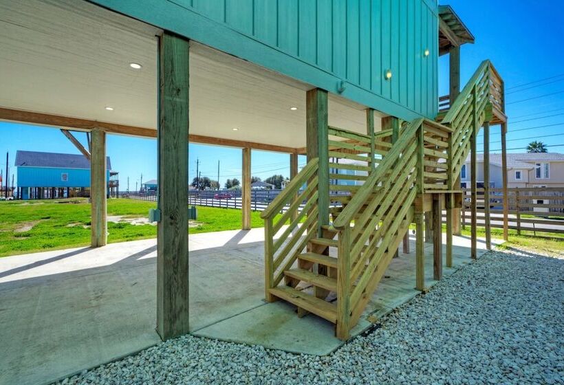 Boat Dock & Pool Private Fishing Village Roseate Spoonbill By Avantstay