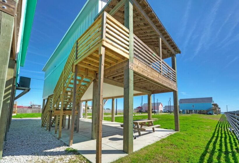 Boat Dock & Pool Private Fishing Village Roseate Spoonbill By Avantstay