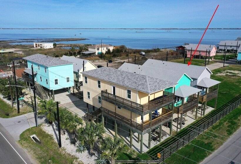 Boat Dock & Pool Private Fishing Village Roseate Spoonbill By Avantstay