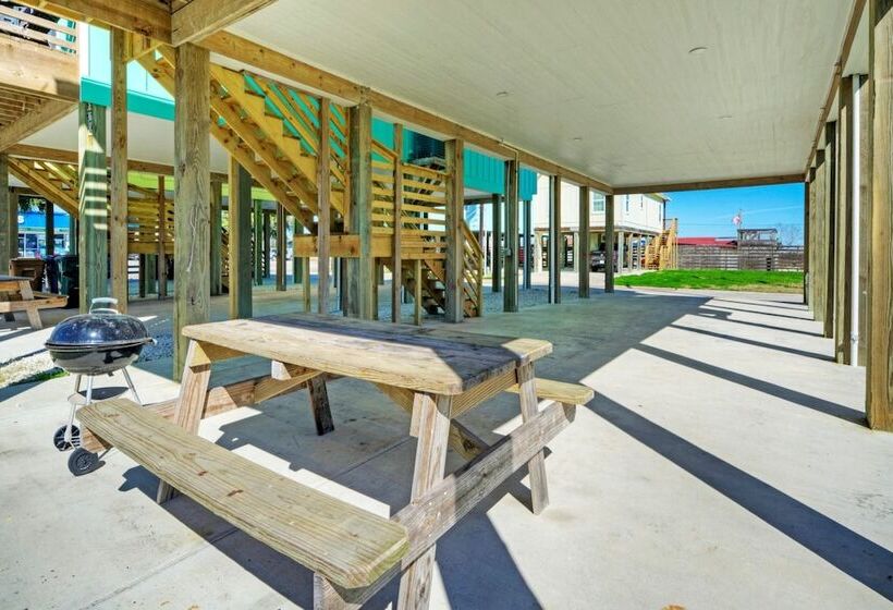 Boat Dock & Pool Private Fishing Village Roseate Spoonbill By Avantstay