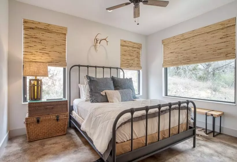 Sotol By Avantstay Direct River Access + Views