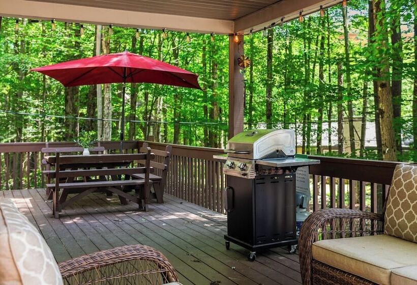Tawny And Peaceful Game Room, Firepit, Patio/deck, Workspace