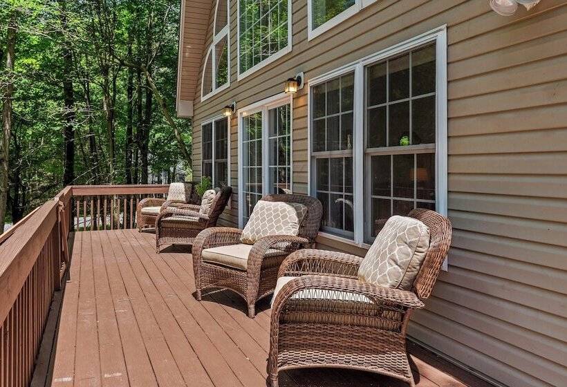 Tawny And Peaceful Game Room, Firepit, Patio/deck, Workspace