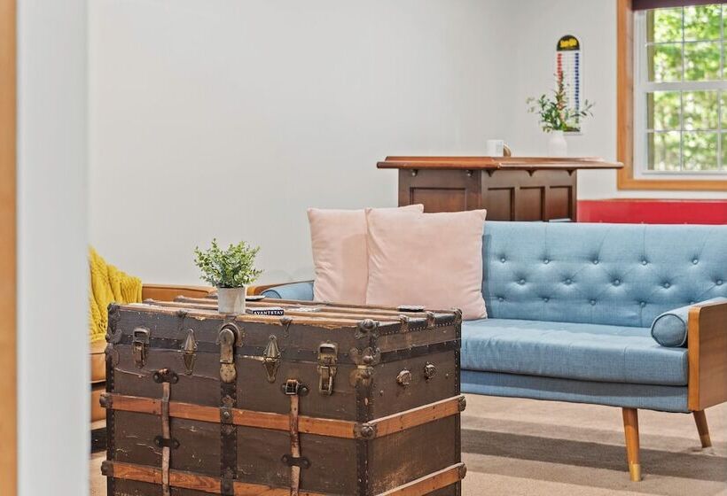 Tawny And Peaceful Game Room, Firepit, Patio/deck, Workspace