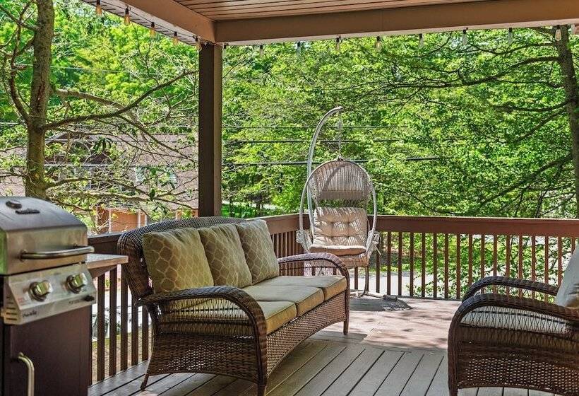 Tawny And Peaceful Game Room, Firepit, Patio/deck, Workspace