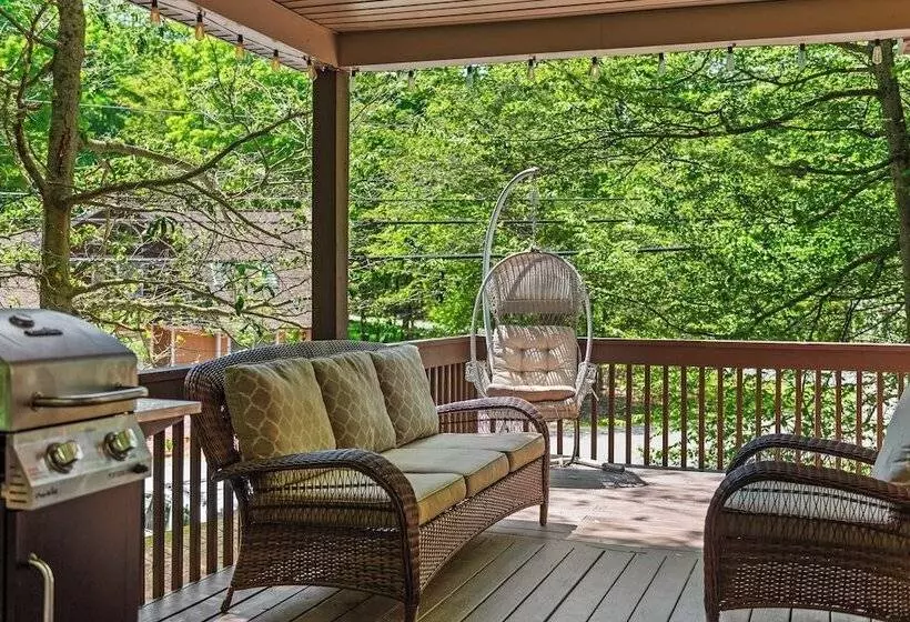 Tawny And Peaceful Game Room, Firepit, Patio/deck, Workspace