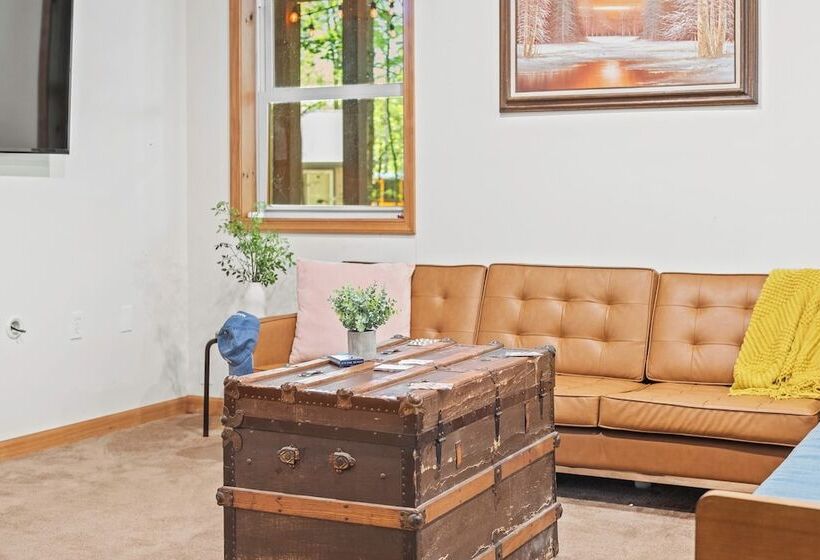 Tawny And Peaceful Game Room, Firepit, Patio/deck, Workspace