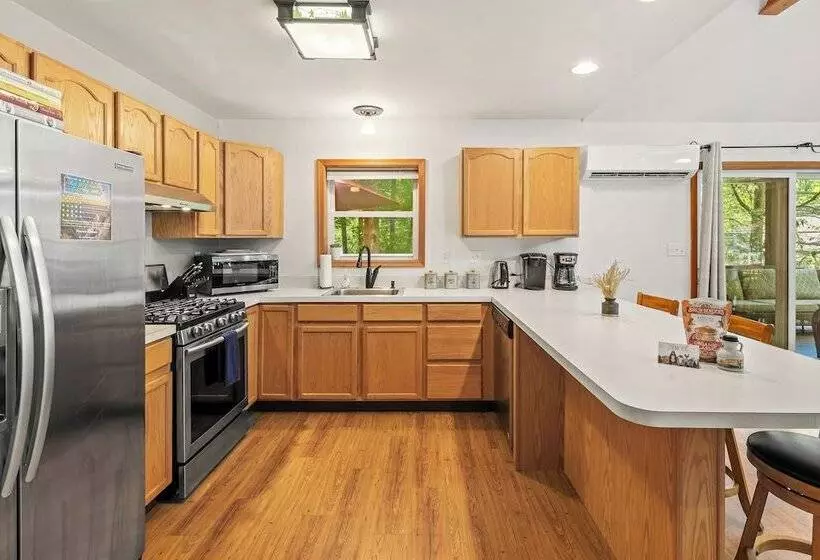 Tawny And Peaceful Game Room, Firepit, Patio/deck, Workspace