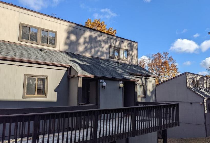 The Bear S Den By Avantstay Prime Location, Renovated W/ Movie & Game Room