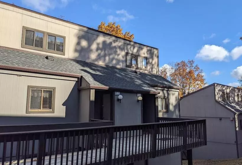 The Bear S Den By Avantstay Prime Location, Renovated W/ Movie & Game Room