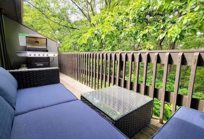 The Bear S Den By Avantstay Prime Location, Renovated W/ Movie & Game Room