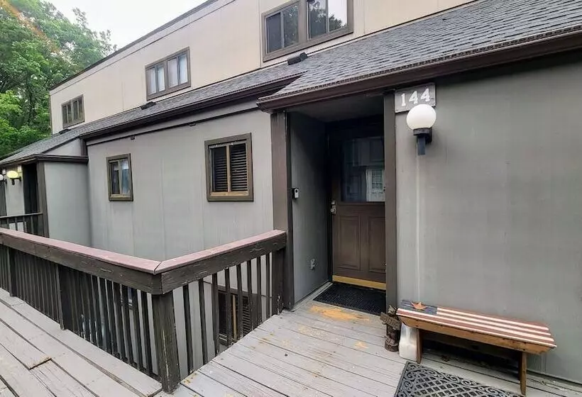 The Bear S Den By Avantstay Prime Location, Renovated W/ Movie & Game Room