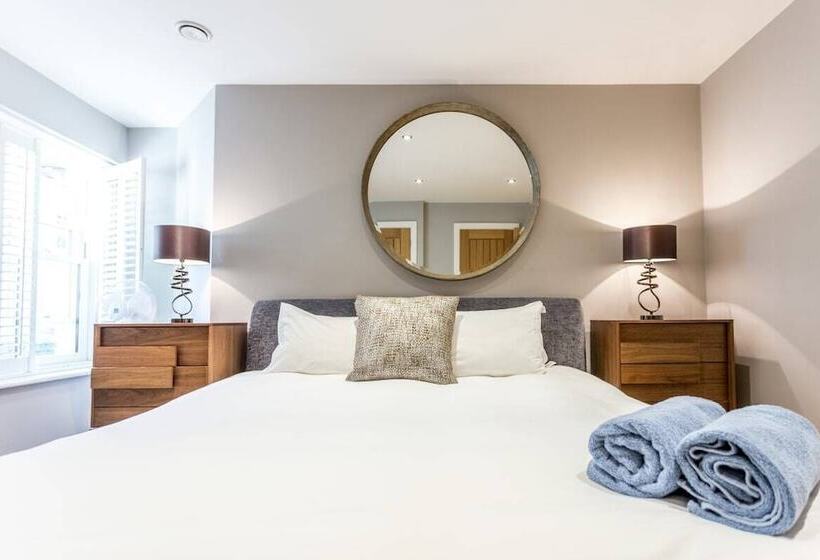 The Sweet Mews   Big & Bright 4bdr Mews Home In Ideal Location