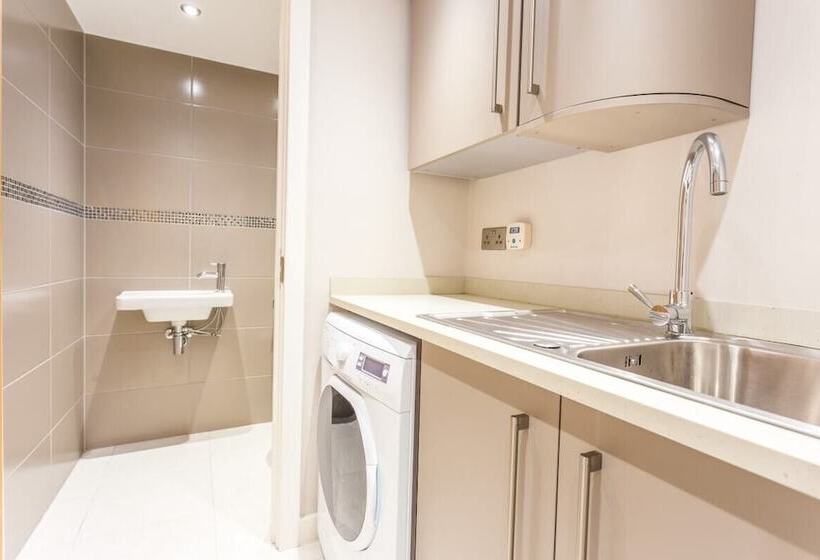 The Sweet Mews   Big & Bright 4bdr Mews Home In Ideal Location