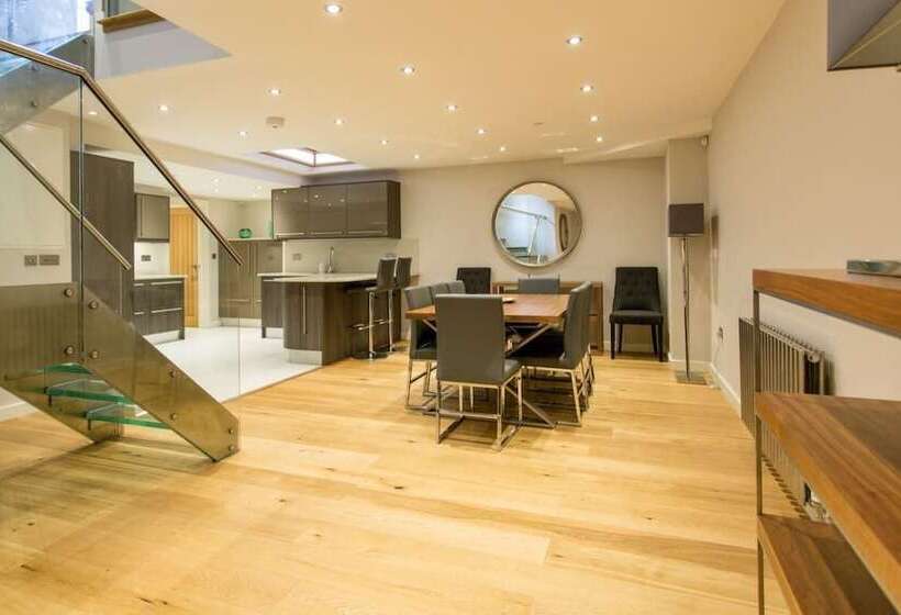 The Sweet Mews   Big & Bright 4bdr Mews Home In Ideal Location