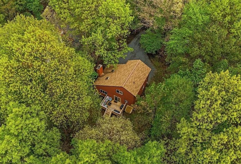 The Tranquil Trails By Avantstay Lake Access, Deck, Fireplace