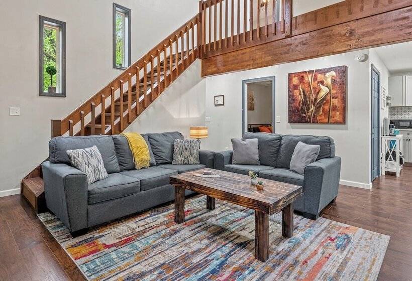 The Tranquil Trails By Avantstay Lake Access, Deck, Fireplace