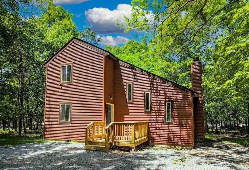 The Tranquil Trails By Avantstay Lake Access, Deck, Fireplace
