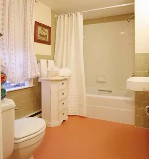 تختخواب و صبحانه Beach & King Street Inn