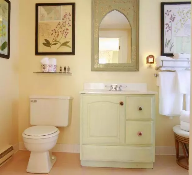 تختخواب و صبحانه Beach & King Street Inn