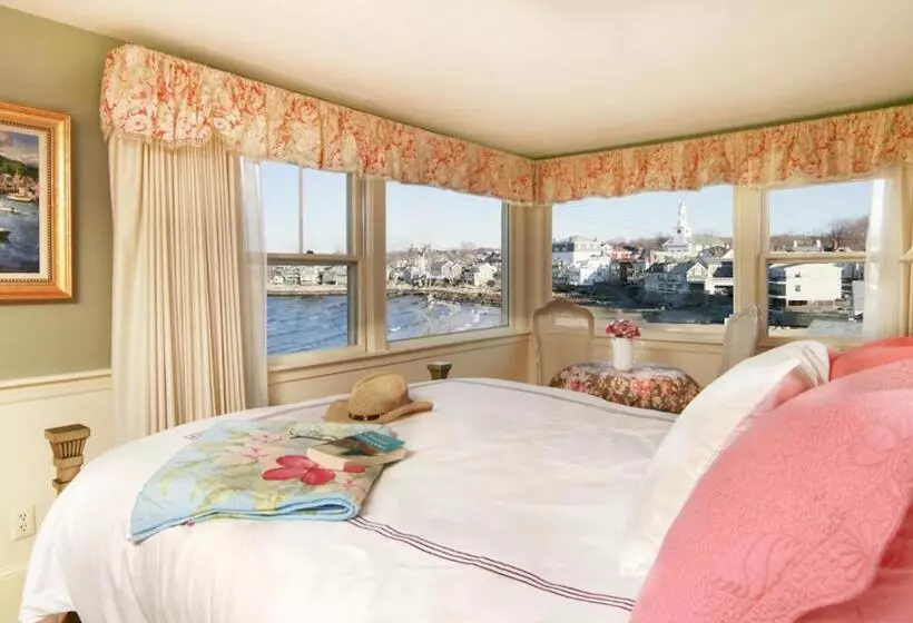 تختخواب و صبحانه Beach & King Street Inn