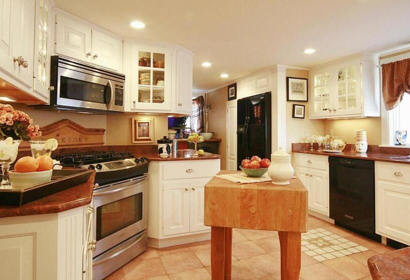 민박 Beach & King Street Inn