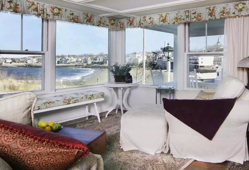 تختخواب و صبحانه Beach & King Street Inn