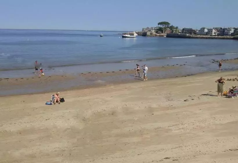 تختخواب و صبحانه Beach & King Street Inn