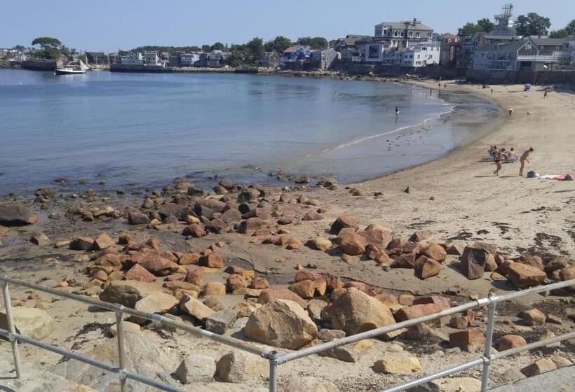 민박 Beach & King Street Inn