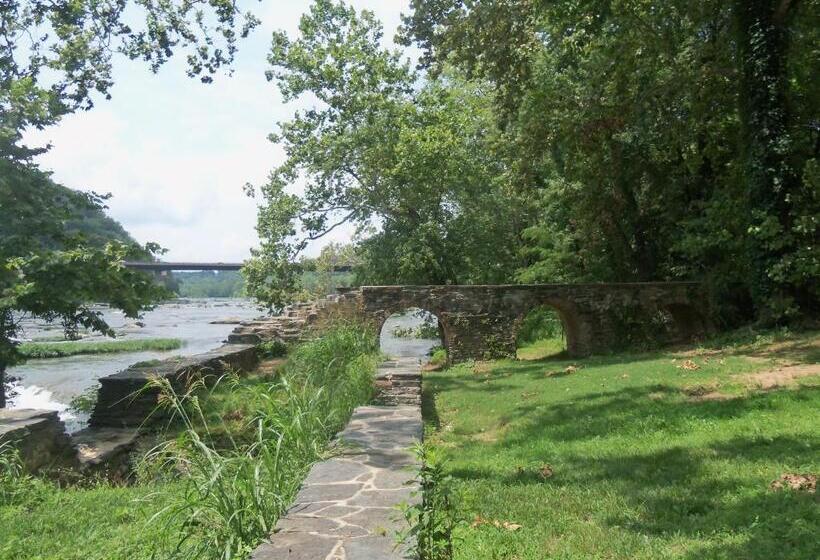 צימר Cantuta Inn