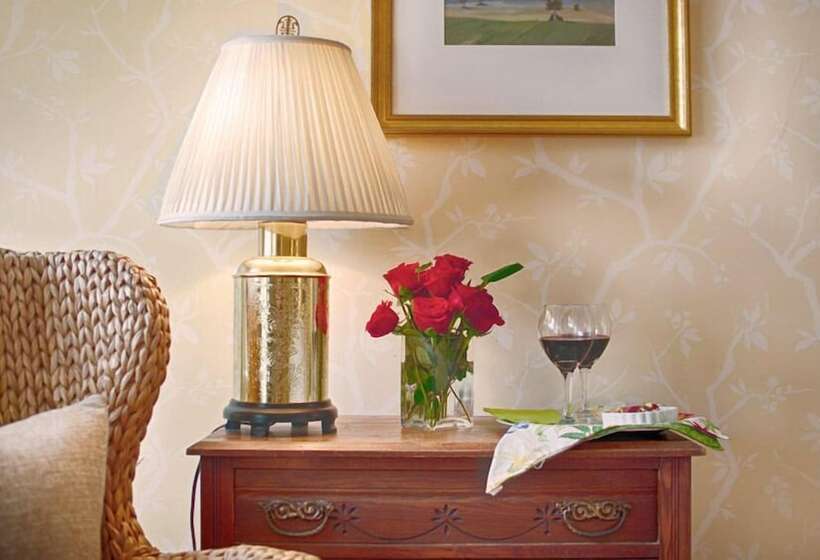 تختخواب و صبحانه Sherburne Inn