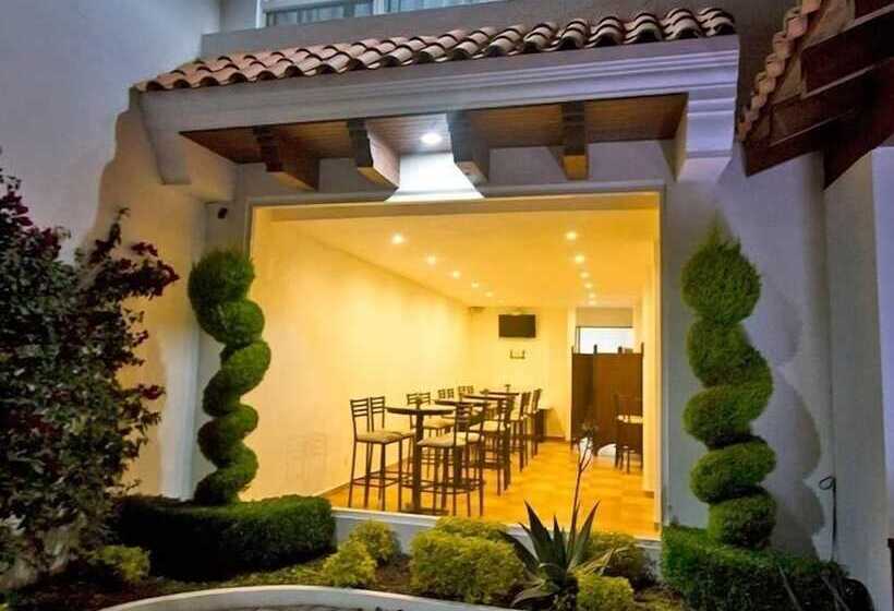 هتل 9 Manantiales