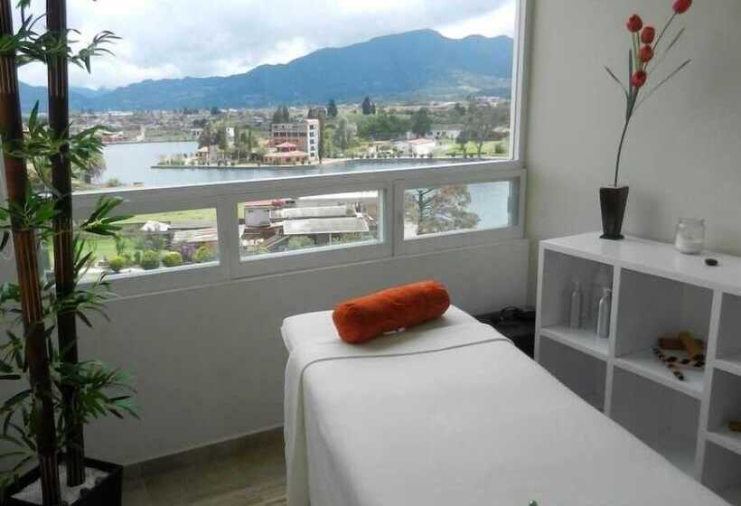 هتل 9 Manantiales