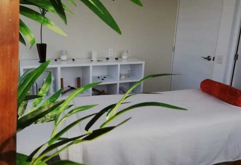 هتل 9 Manantiales