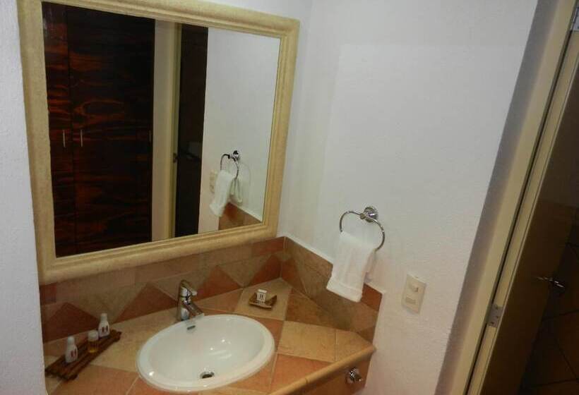 هتل 9 Manantiales