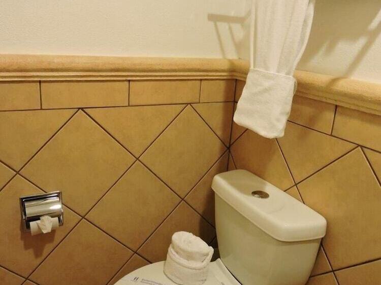 هتل 9 Manantiales