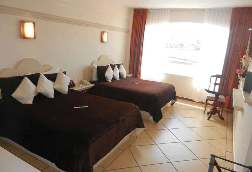 هتل 9 Manantiales