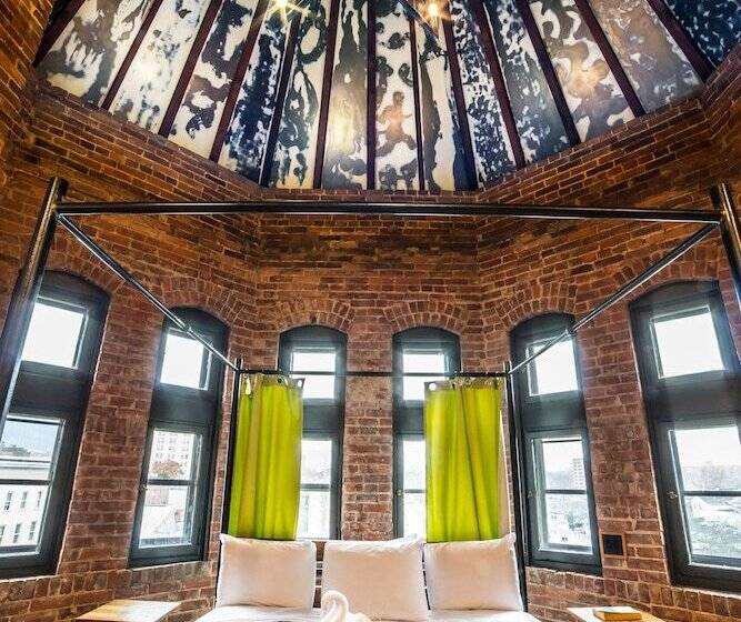 호텔 City Hall Grand