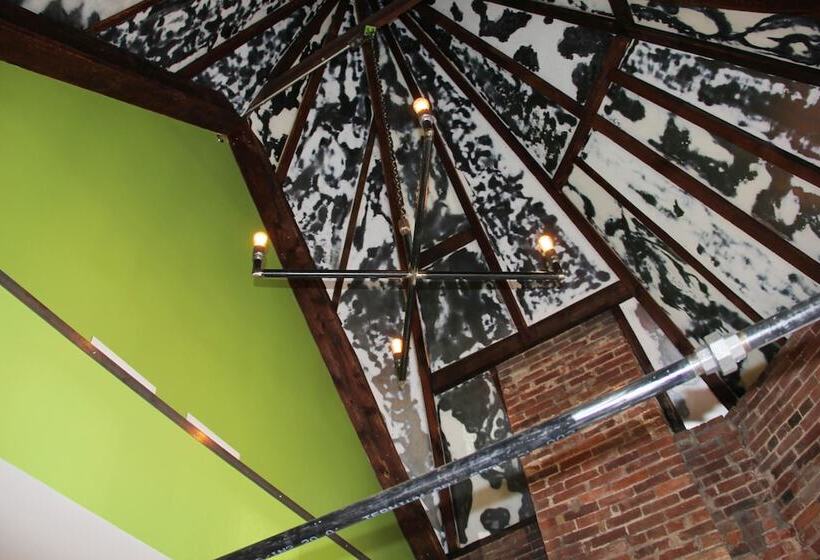 호텔 City Hall Grand